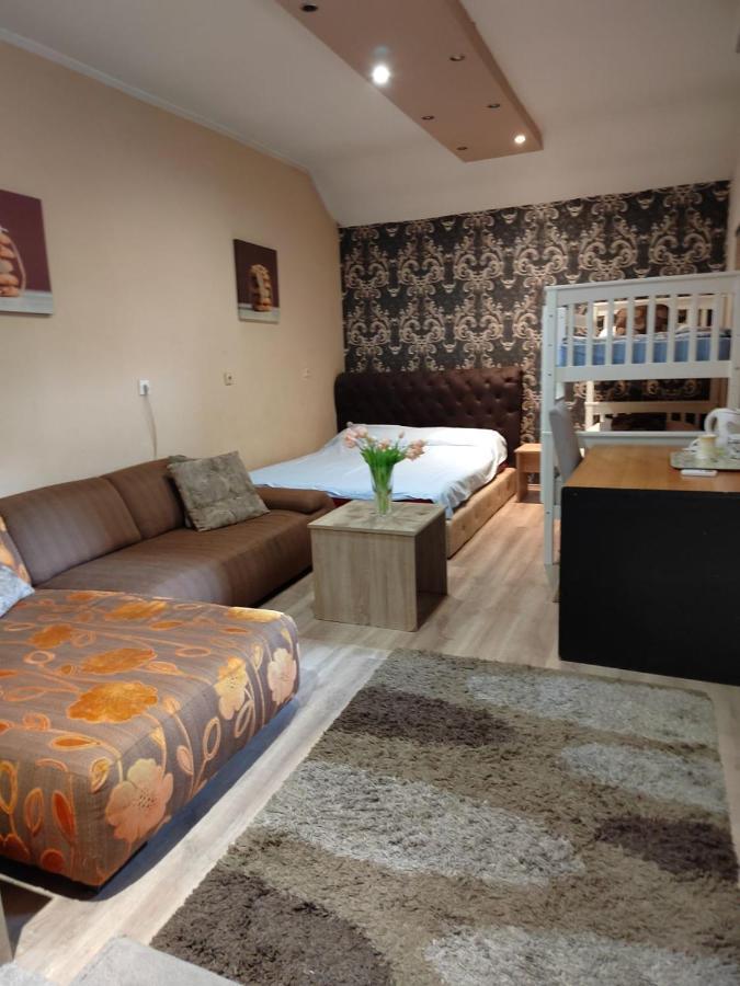 Guest House Maja Novi Sad Exterior photo