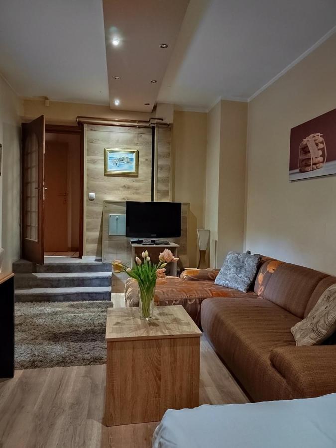 Guest House Maja Novi Sad Exterior photo