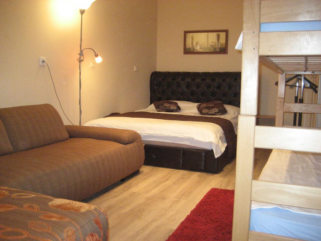 Guest House Maja Novi Sad Exterior photo