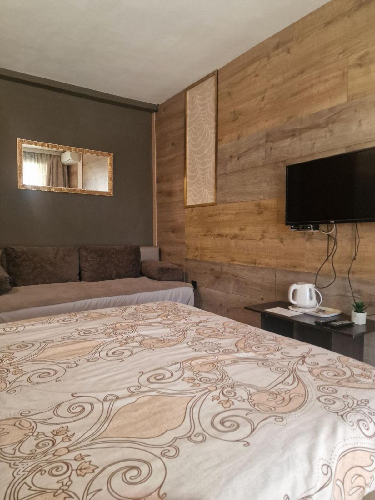 Guest House Maja Novi Sad Exterior photo